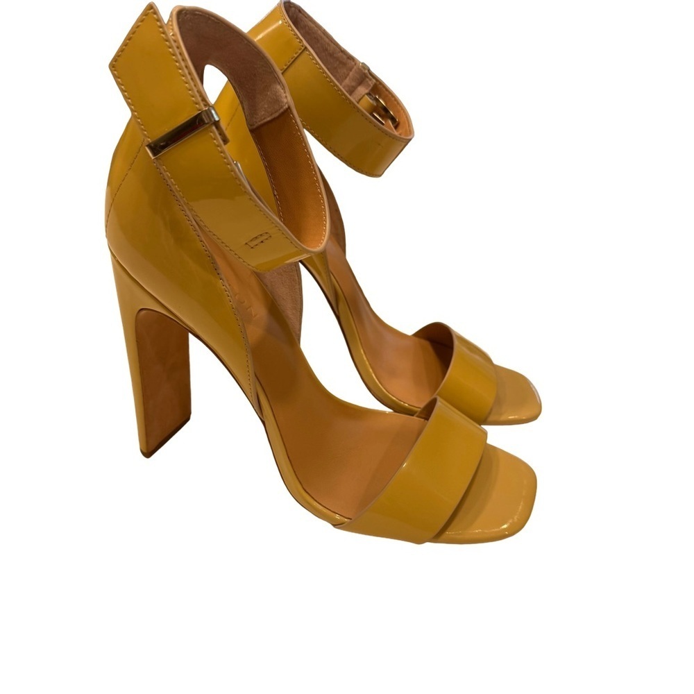 Halston Heritage Women’s High Heel Sandals Pale Yellow Patent Leather Sz 10 NEW